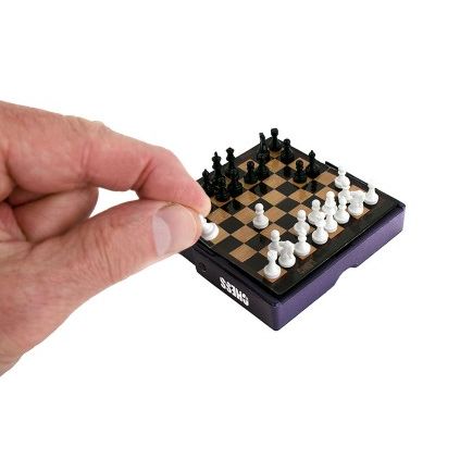 WORLD'S SMALLEST CHESS GAME