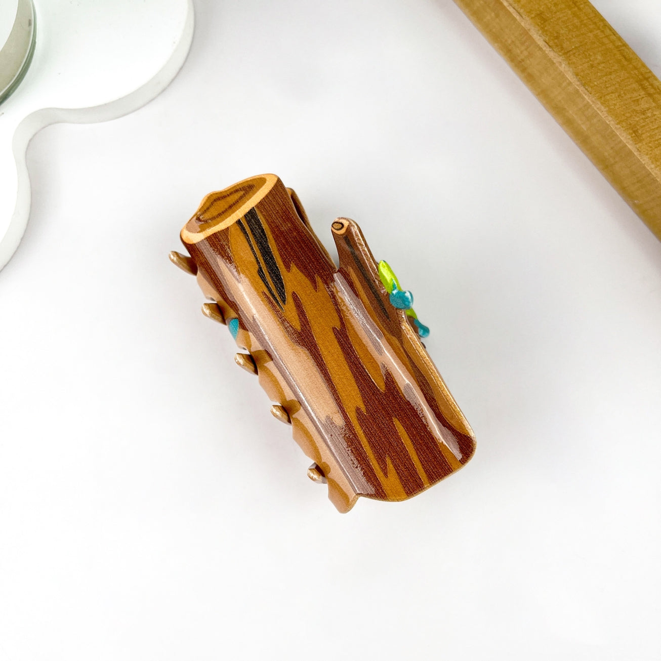 IT'S A LOG! HAIR CLAW