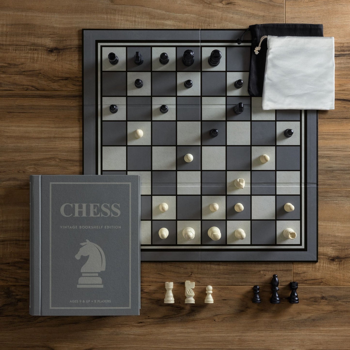CHESS VINTAGE BOOKSHELF EDITION