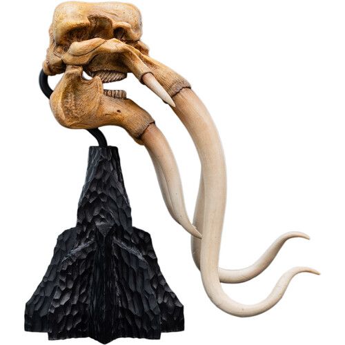 THE LORD OF THE RINGS SKULL OF A MUMAK MINIATURE STATUE