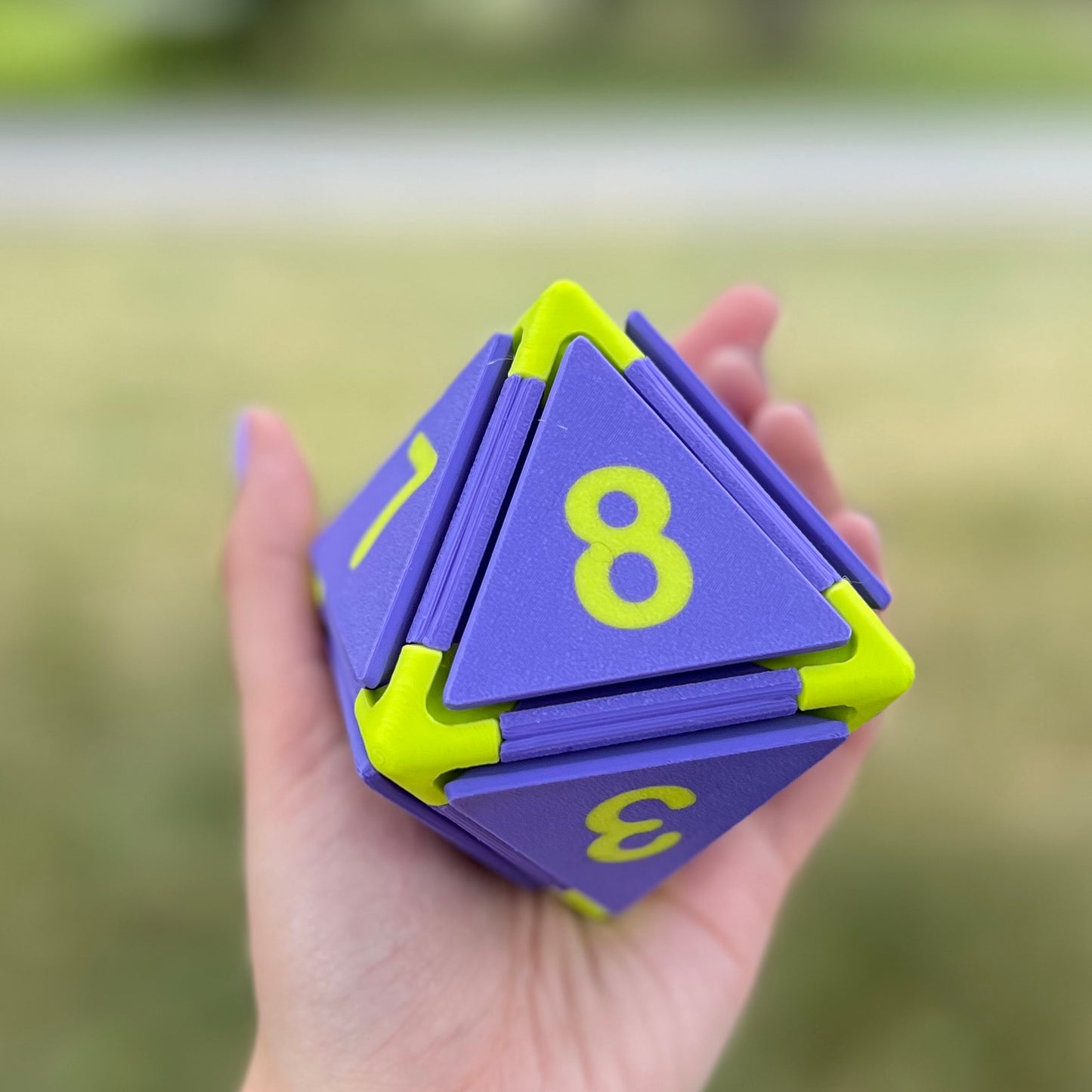 CLICKYVERSE JUMBO D8 CLICKER PURPLE & GREEN