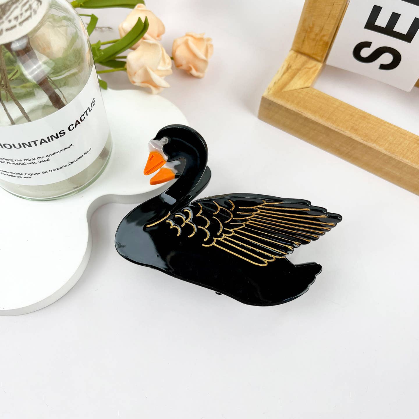 BLACK SWAN HAIR CLAW CLIP