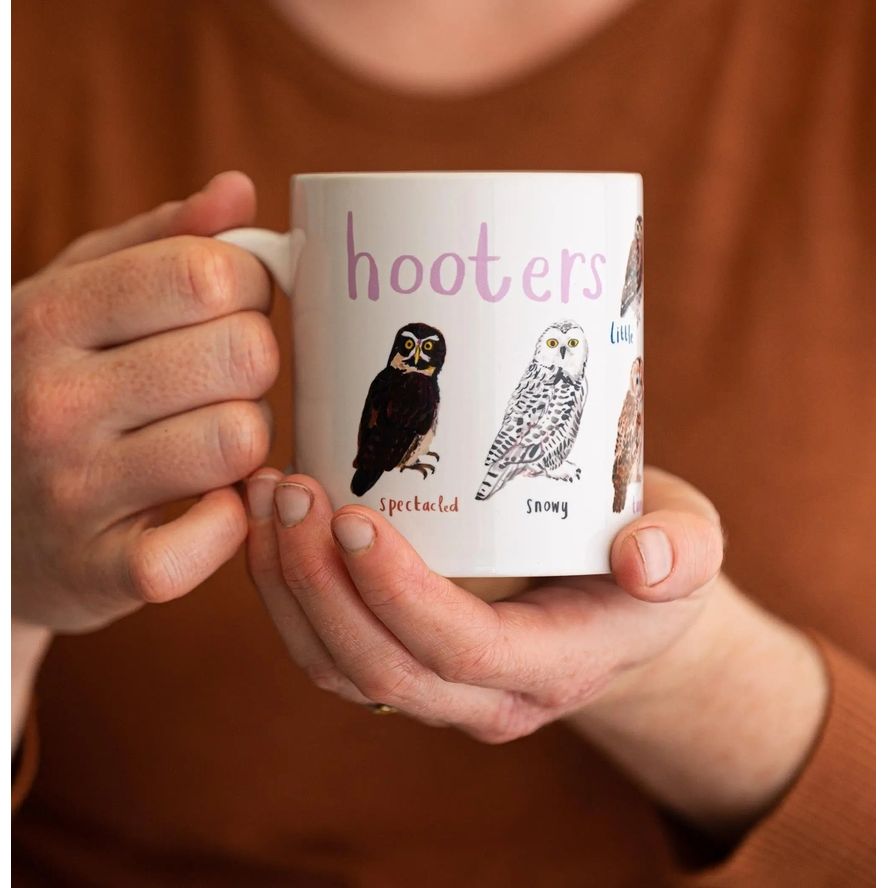 HOOTERS PUNNY OWL MUG
