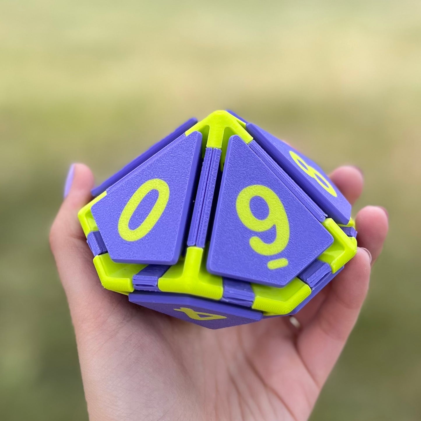 CLICKYVERSE JUMBO D10 CLICKER PURPLE & GREEN