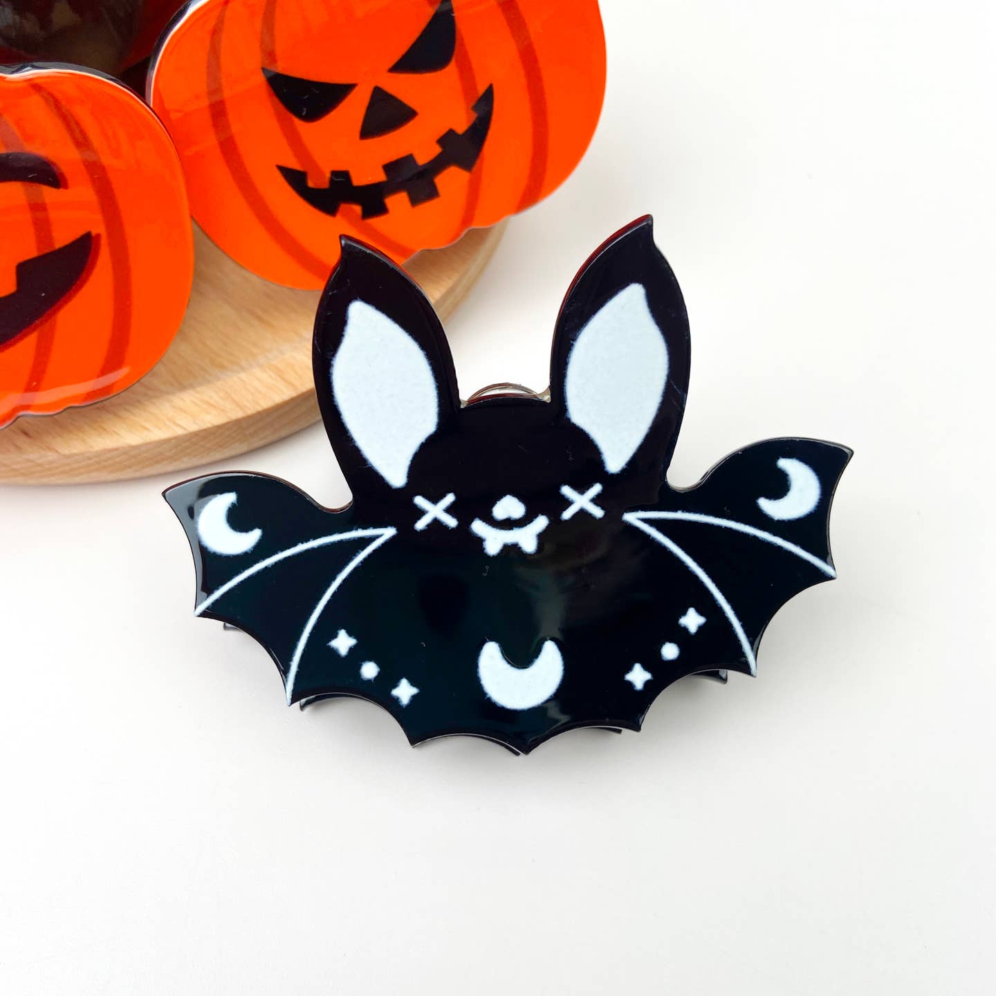 CUTESY MOON BAT HAIR CLAW CLIP