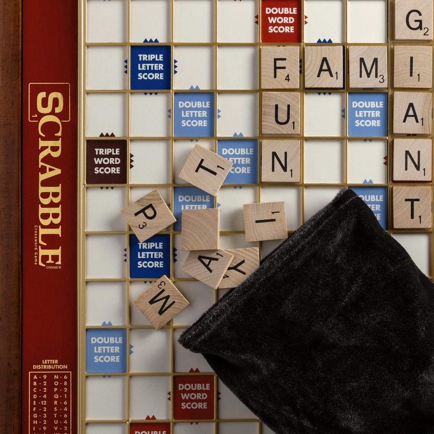 GIANT SCRABBLE DELUXE EDITION