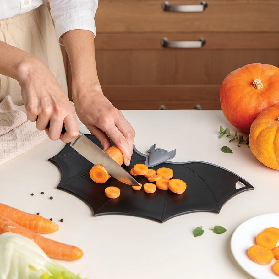 BATTY THE FOLDABLE CUTTING BOARD
