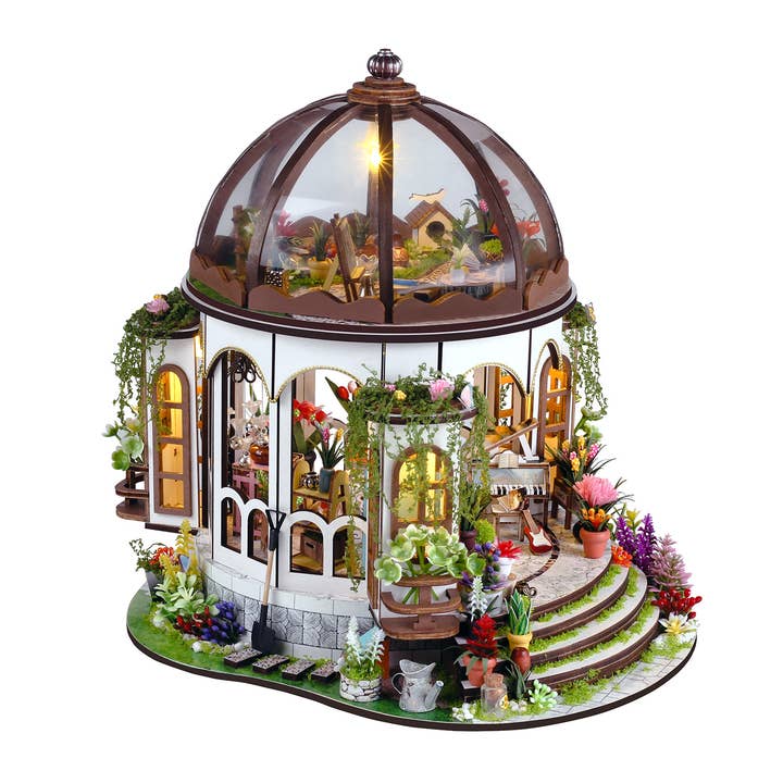 GREENHOUSE OASIS: DIY MINIATURE HOUSE KIT