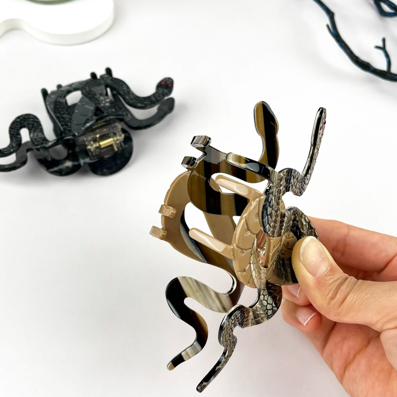 SNAKE HAIR CLAW