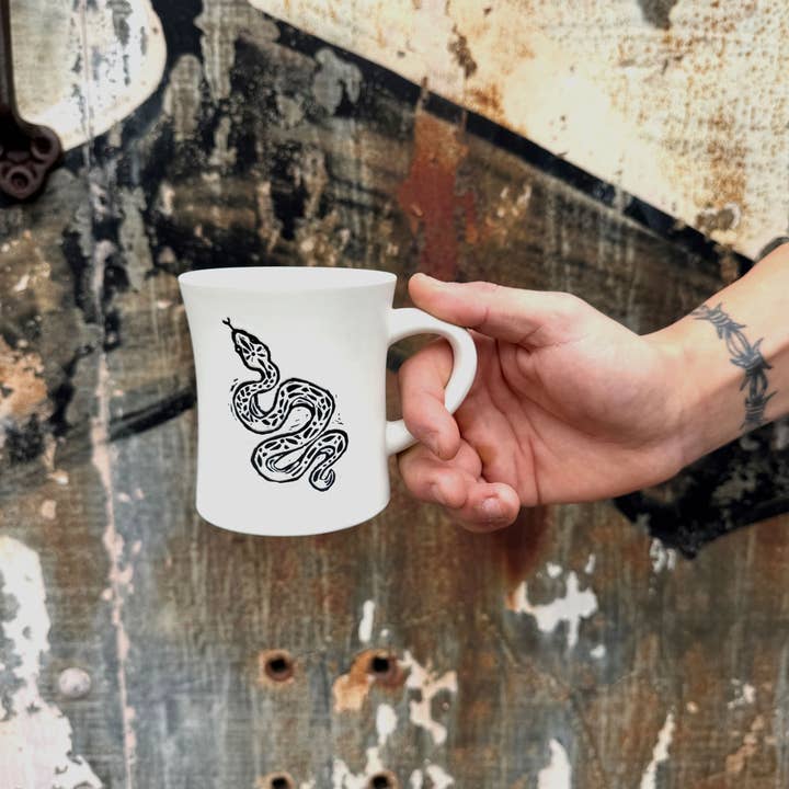 EMBOSSED SNAKE MUG