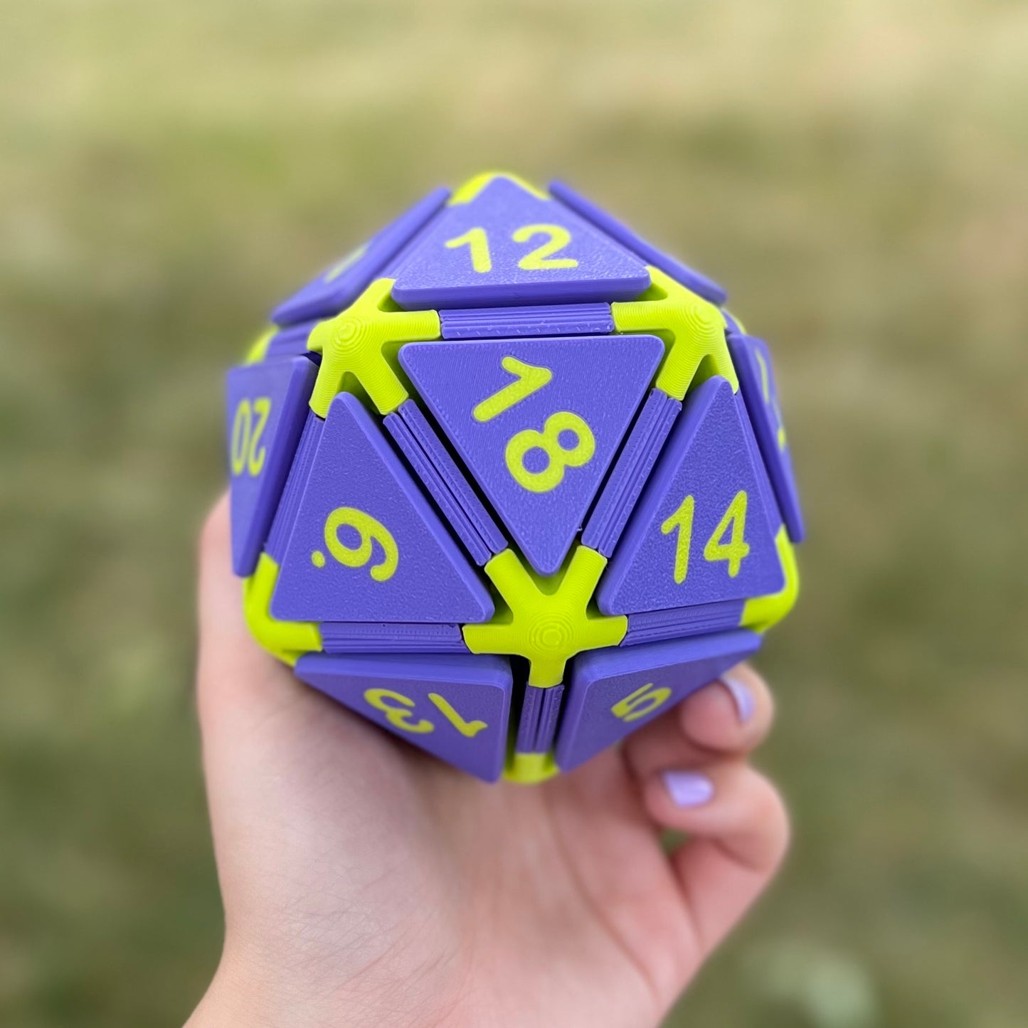 CLICKYVERSE JUMBO D20 CLICKER PURPLE & GREEN