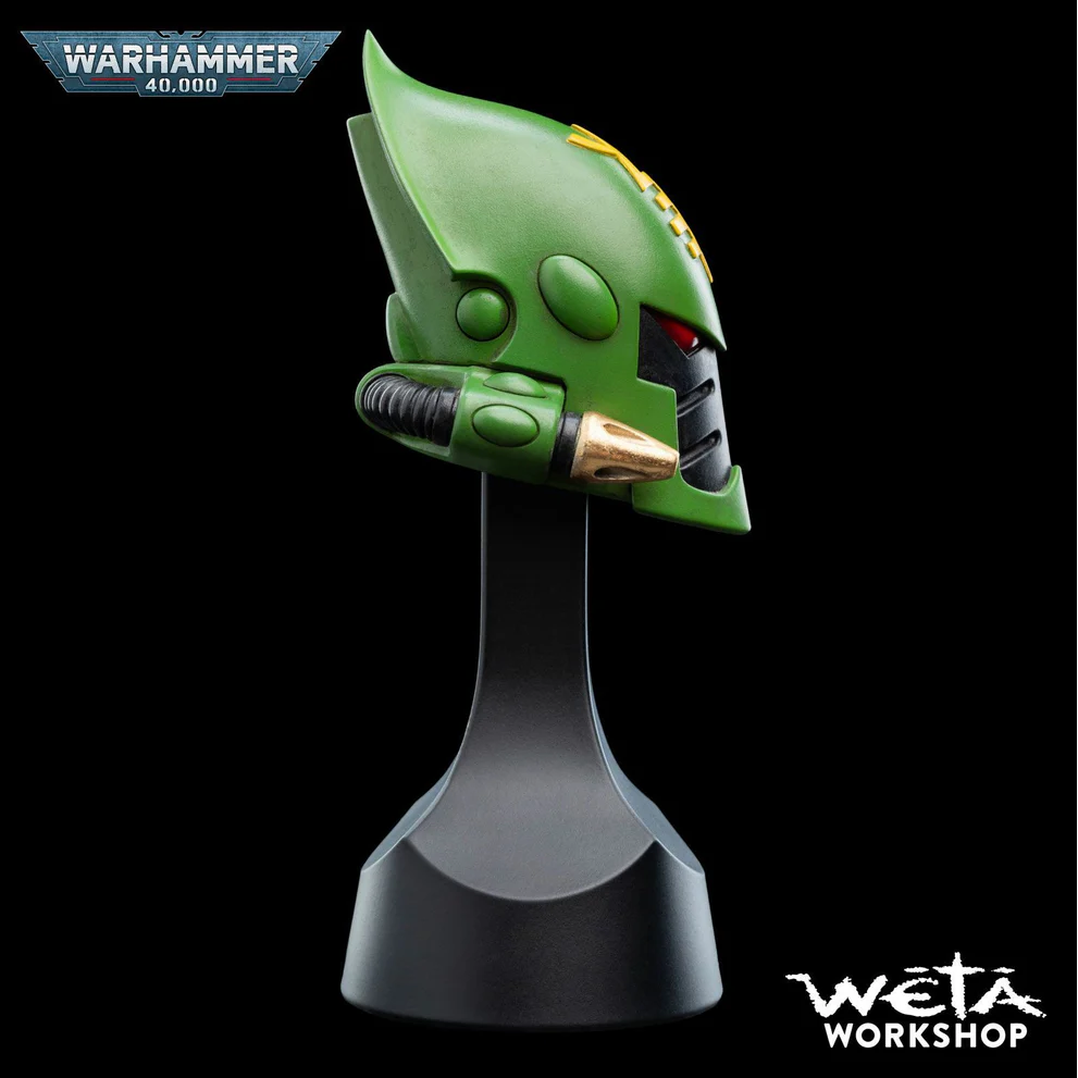 STRIKING SCORPION MINIATURE HELMET REPLICA (WETA WORKSHOP)