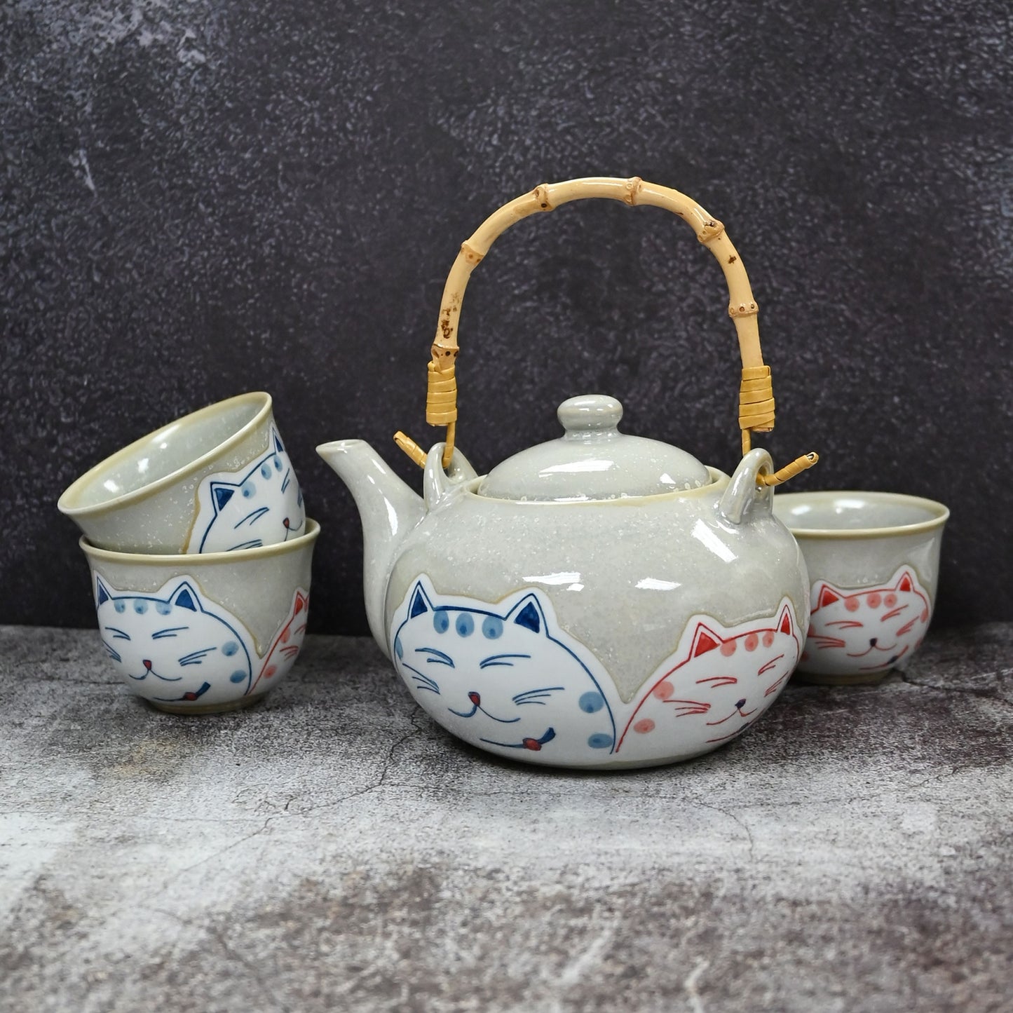SMILING CAT TEA SET (TEAPOT AND FOUR TEACUPS)