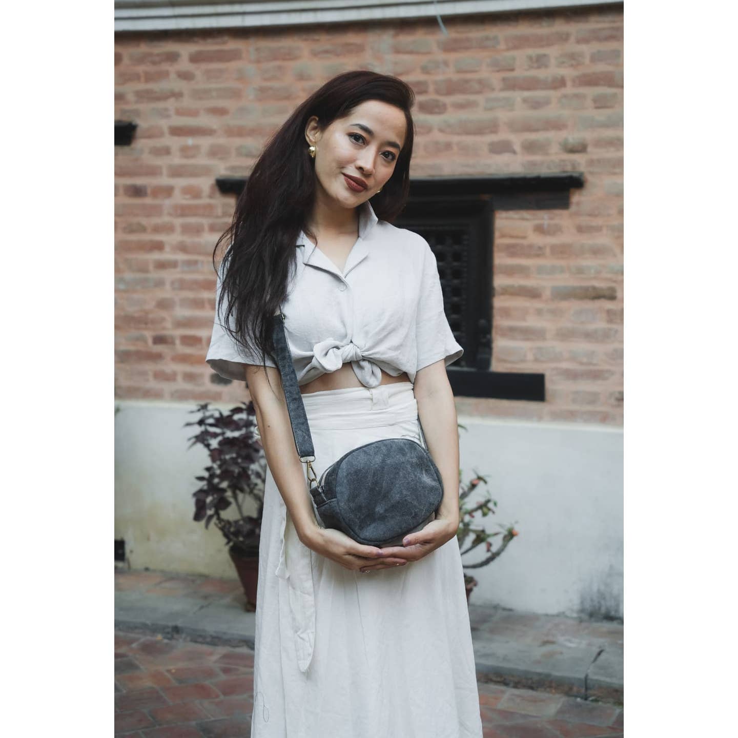 BLUE STONEWASHED CROSS BODY BAG - PILLBOX SHAPE
