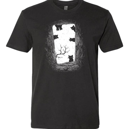 BLACK CATS LOOKING IN A GRAVE T-SHIRT