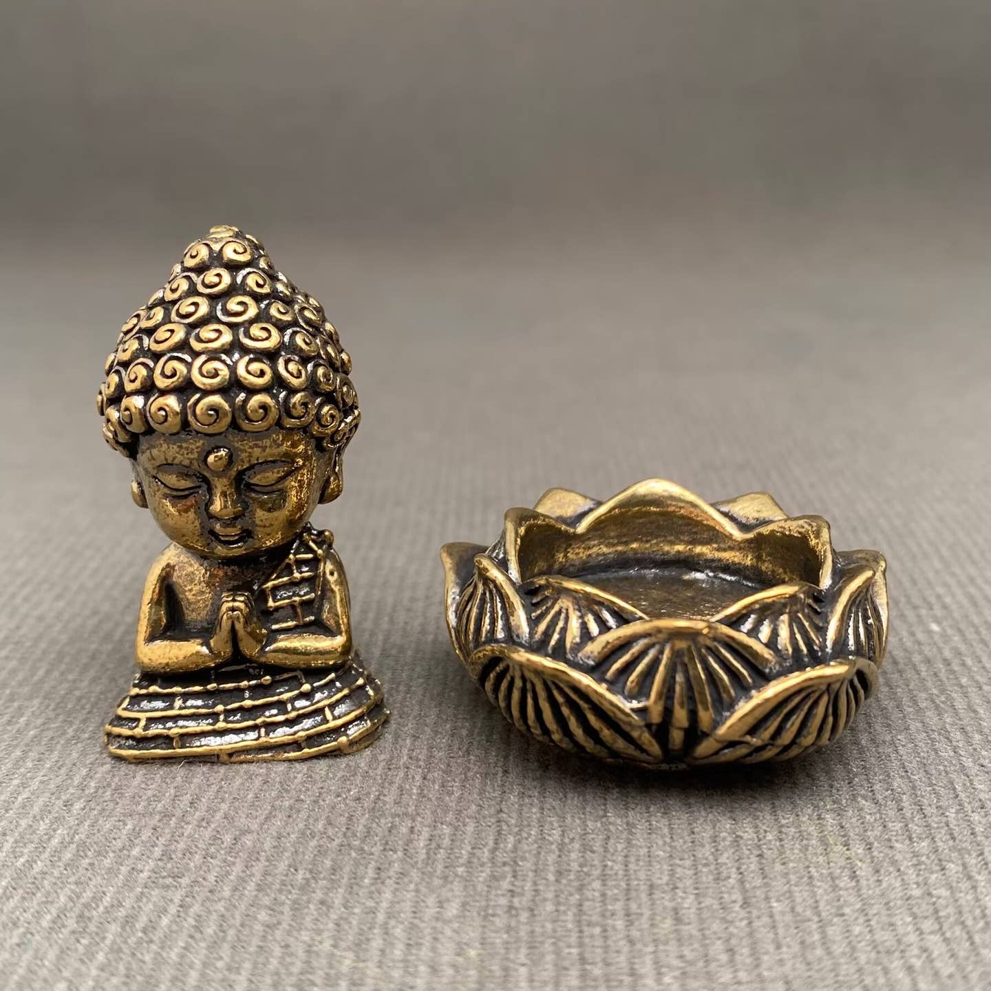 MINIATURE BRASS BUDDA SITTING ON LOTUS FLOWER