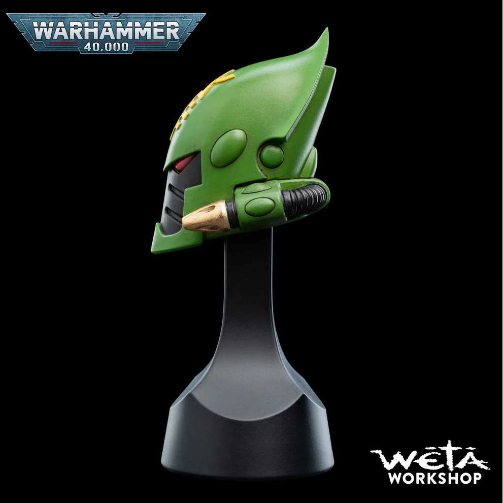 STRIKING SCORPION MINIATURE HELMET REPLICA (WETA WORKSHOP)