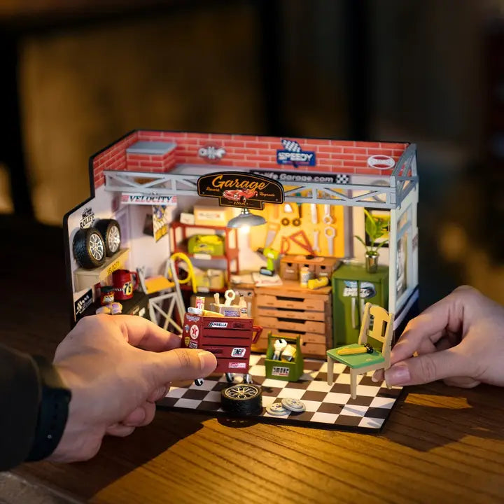GARAGE WORKSHOP MINIATURE KIT