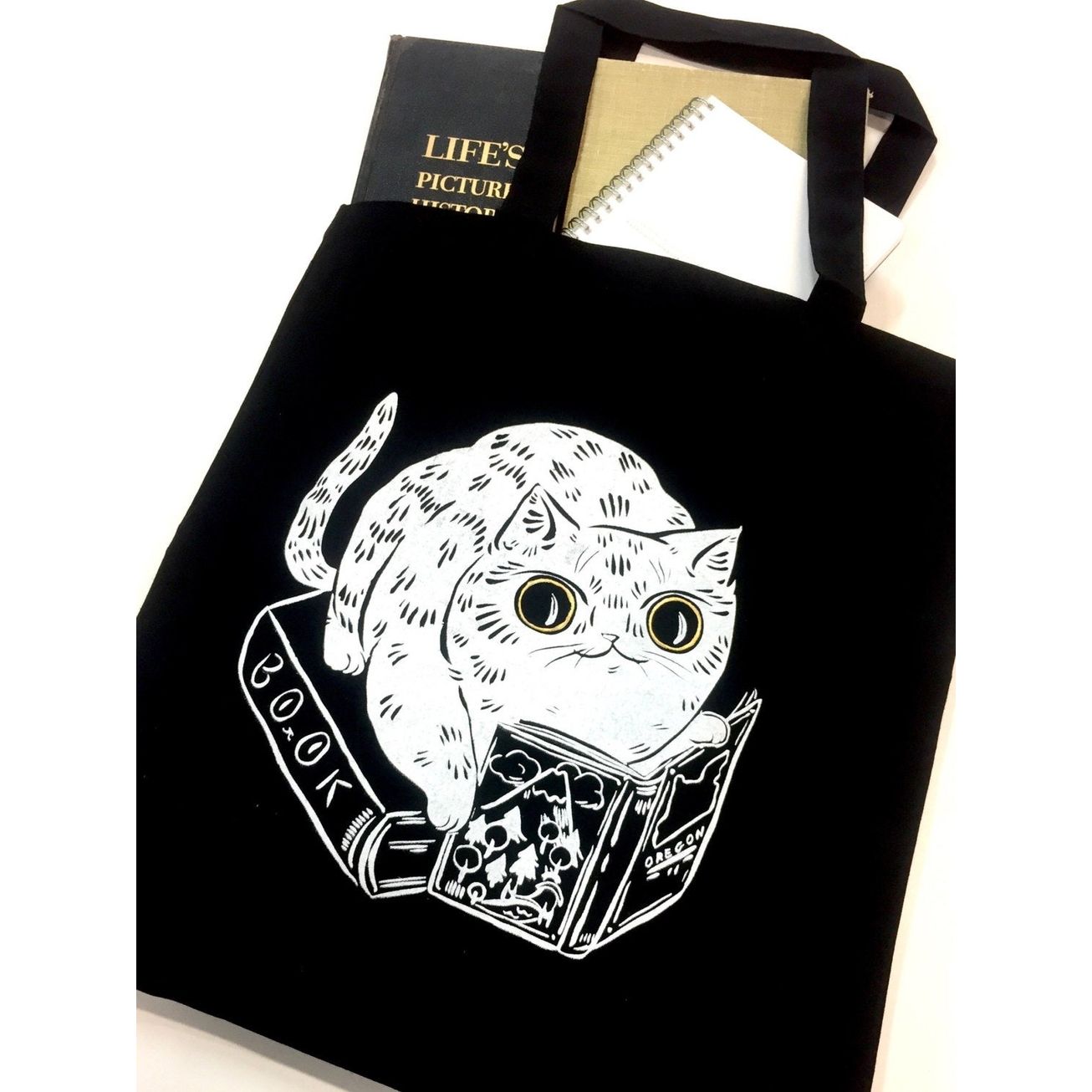 CHONKY BOOK CAT TOTE BAG