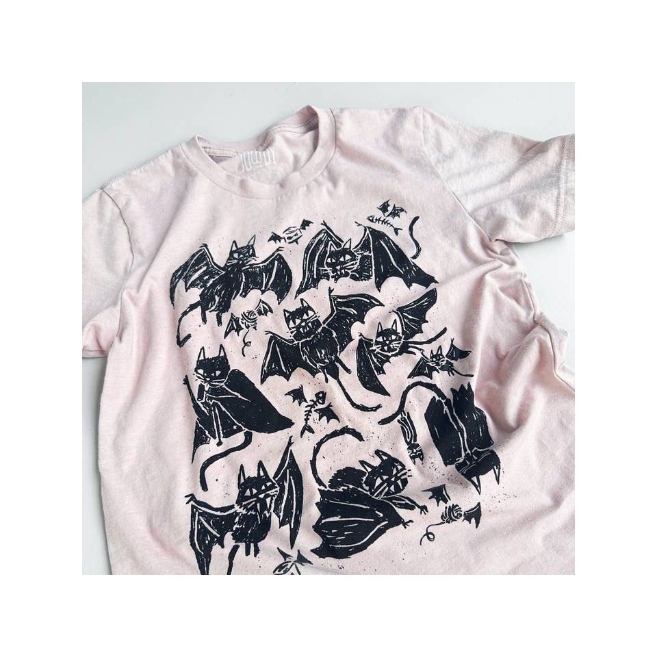 CAT BATS T-SHIRT
