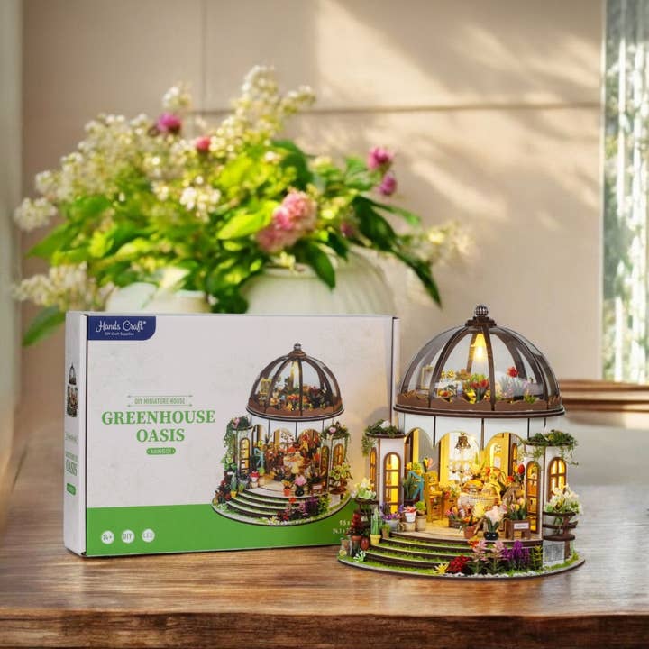 GREENHOUSE OASIS: DIY MINIATURE HOUSE KIT