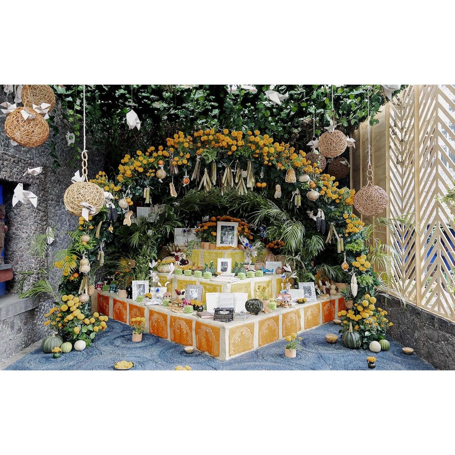 MEXICO'S DAY OF THE DEAD BY LUISA NAVARRO