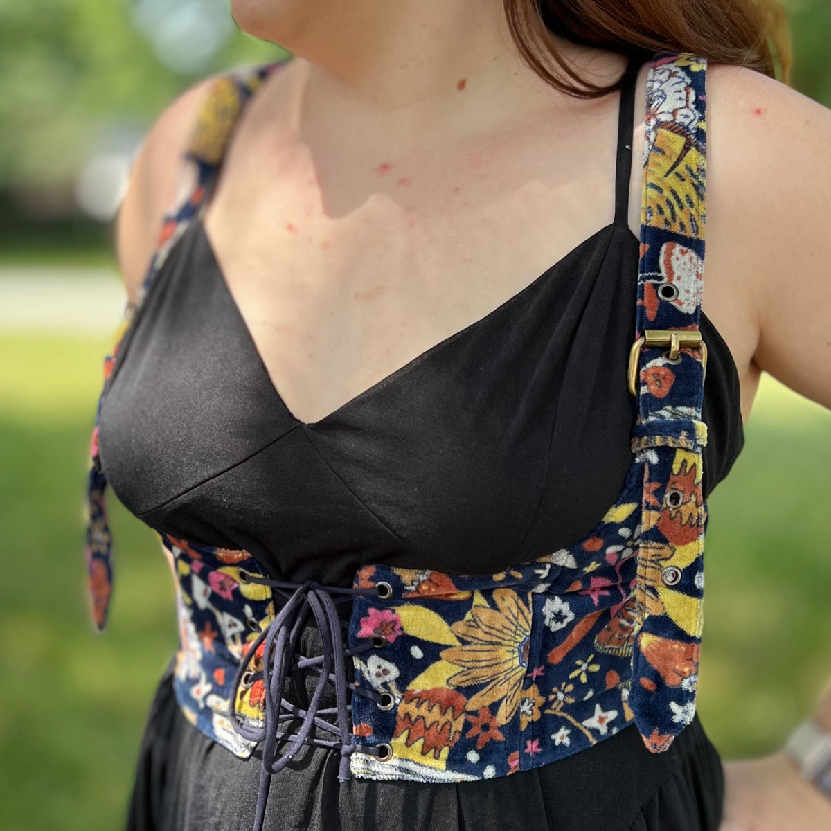 BLUE FLORAL VELVET CORSET VEST
