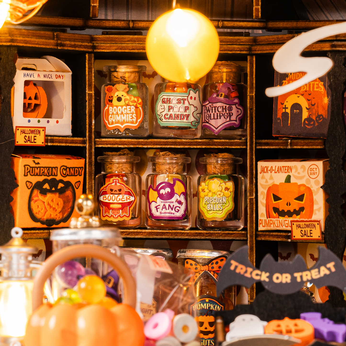 HAUNTED CANDY HOUSE WOODEN MINIATURE KIT (DG186)