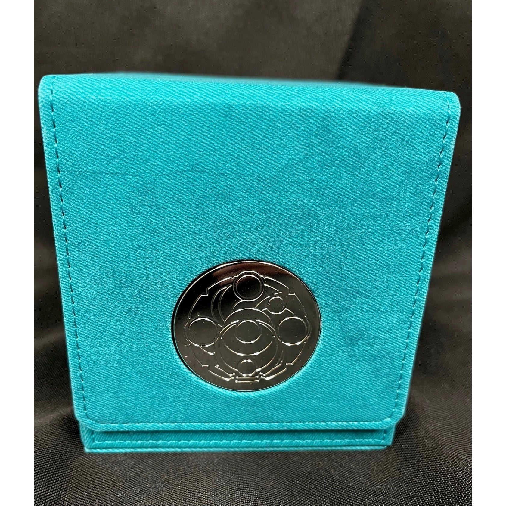 KEYFORGE: VAULT DECK BOX- TEAL – Games and Stuff
