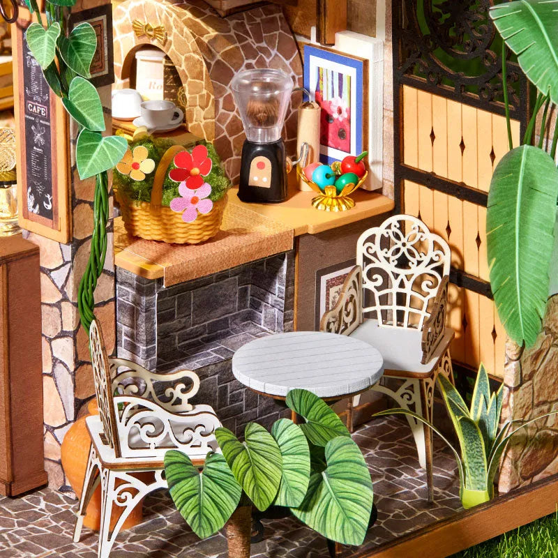 LEAFTREE CAFE DIY MINIATURE HOUSE (DH201)