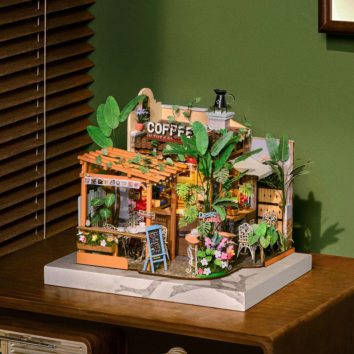 LEAFTREE CAFE DIY MINIATURE HOUSE (DH201)