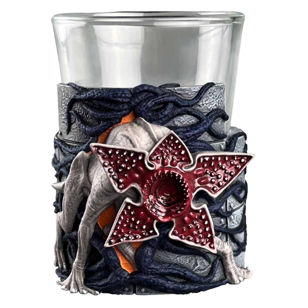 STRANGER THINGS MINI DICE CUP DEMODOG & DART