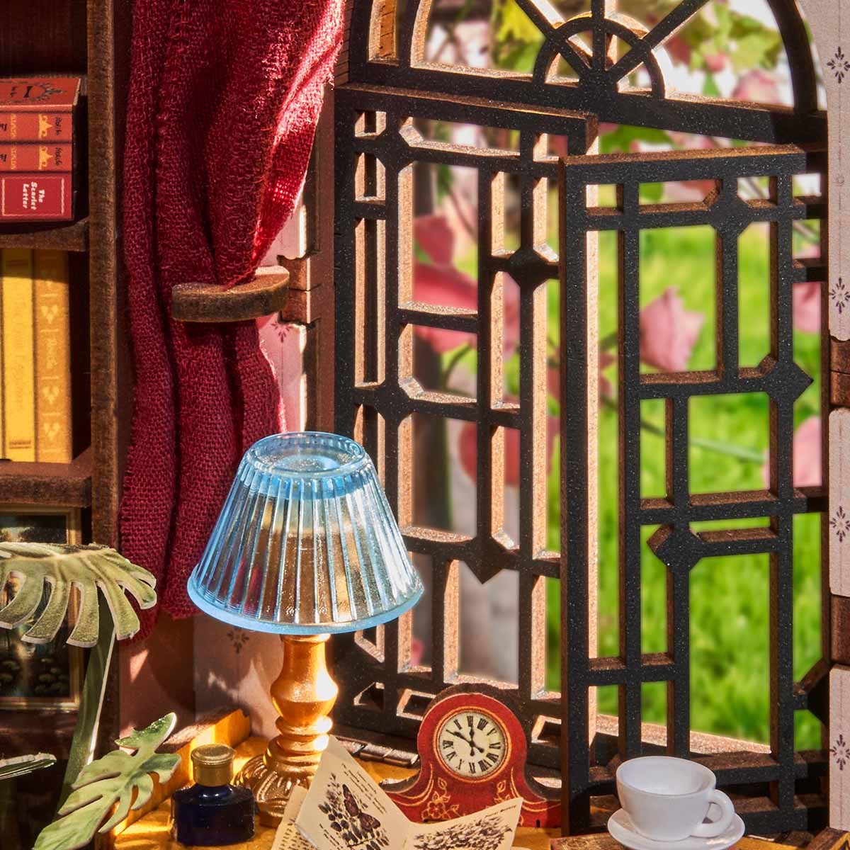 SILENT CORNER STUDY DIY BOOK NOOK KIT (TGE02)