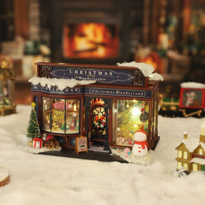 CHRISTMAS WONDERLAND: DIY MINIATURE HOUSE KIT
