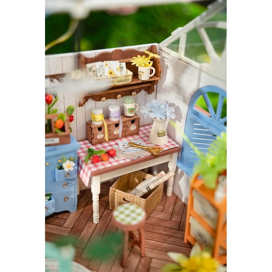 DREAMY GARDEN HOUSE 3-D WOODEN MINIATURE KIT