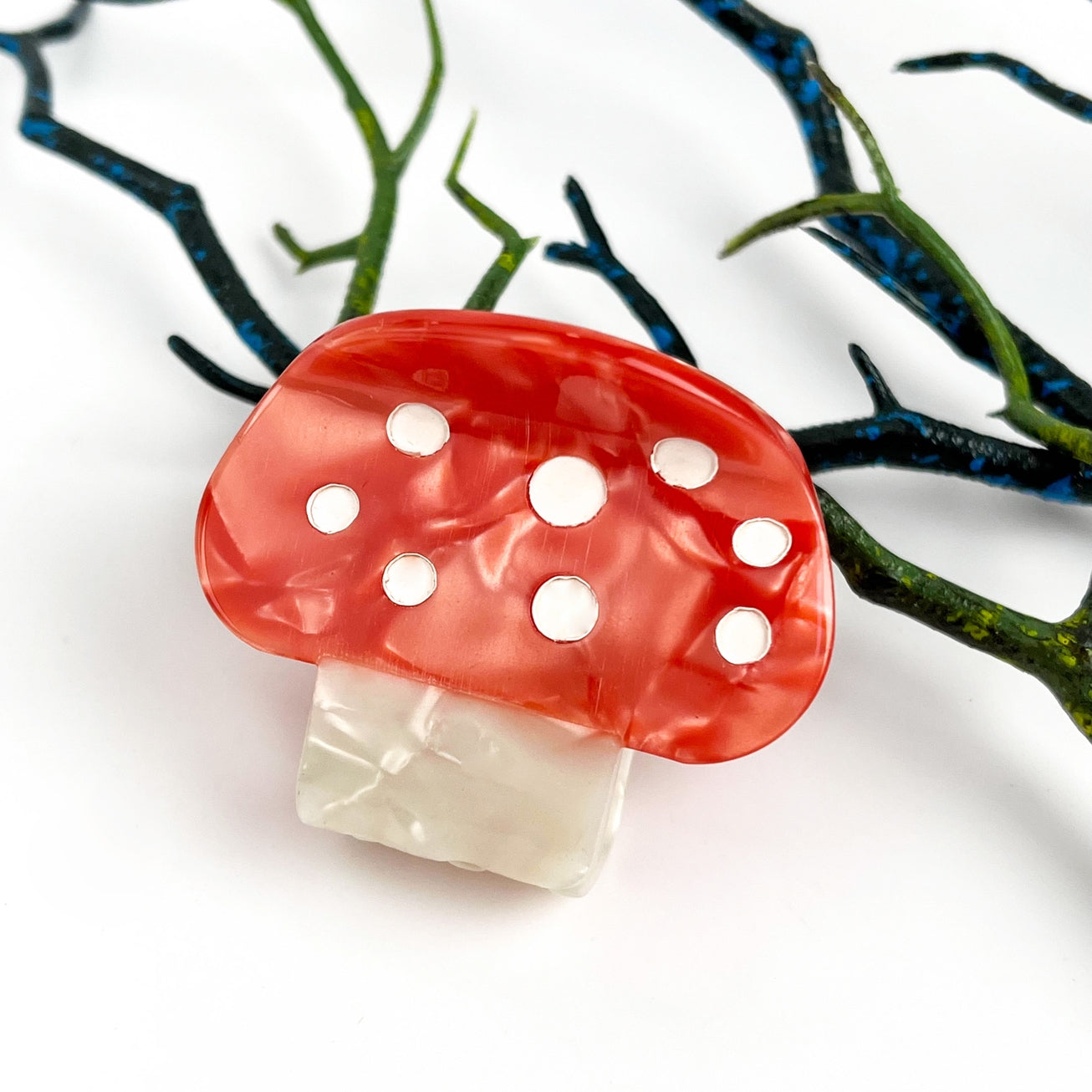 SMALL MUSHROOM HAIR CLAW CLIP