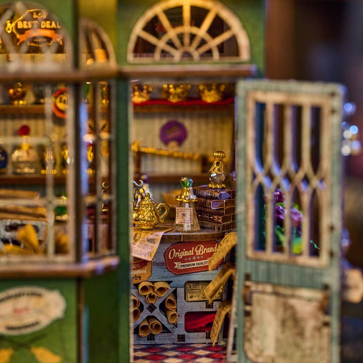 MAGIC SHOP 3-D WOODEN MINIATURE BOOK NOOK KIT