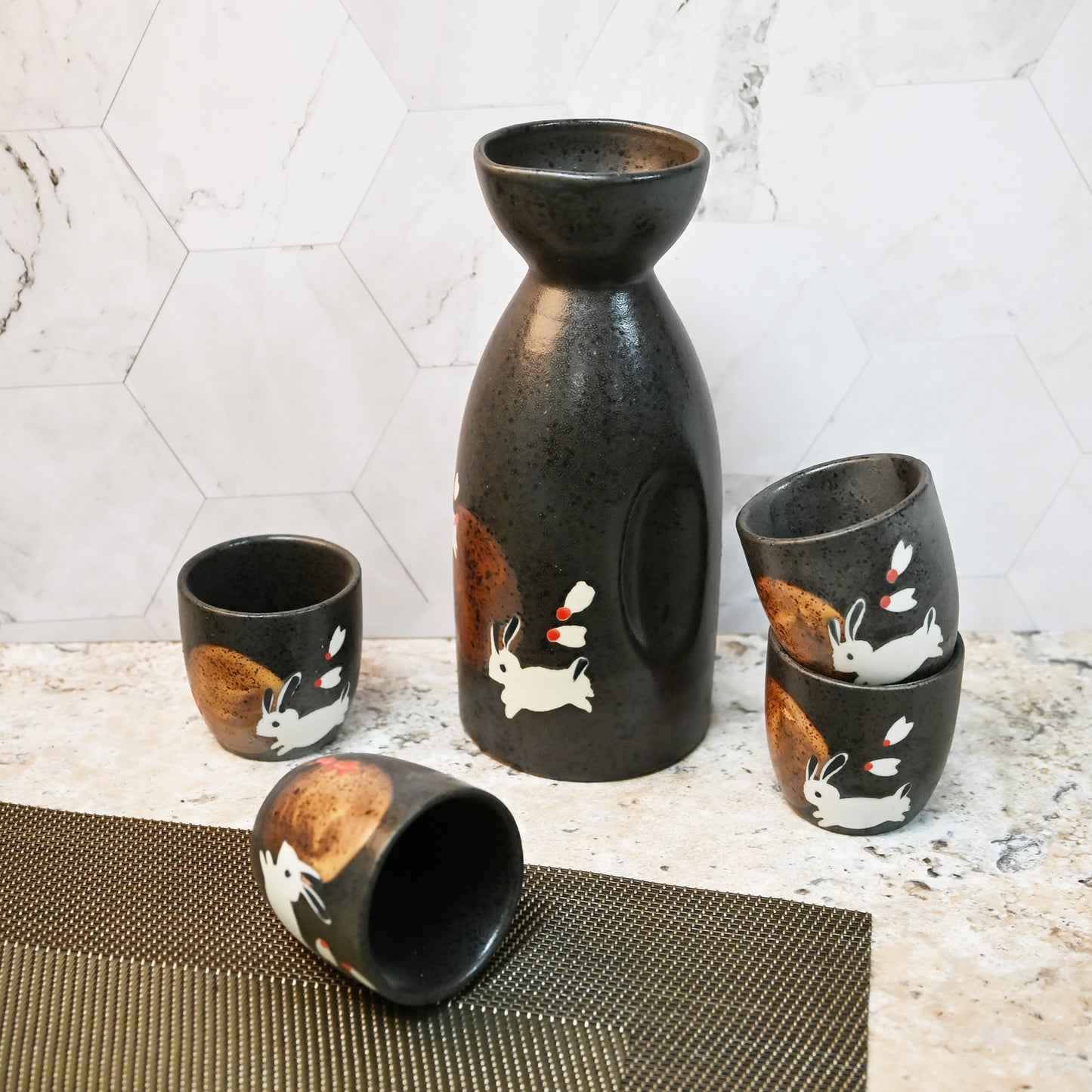RABBITS IN THE MOONLIGHT SAKE SET