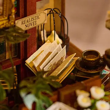 MAIN STREET BOOKS 3-D WOODEN MINIATURE BOOK NOOK KIT