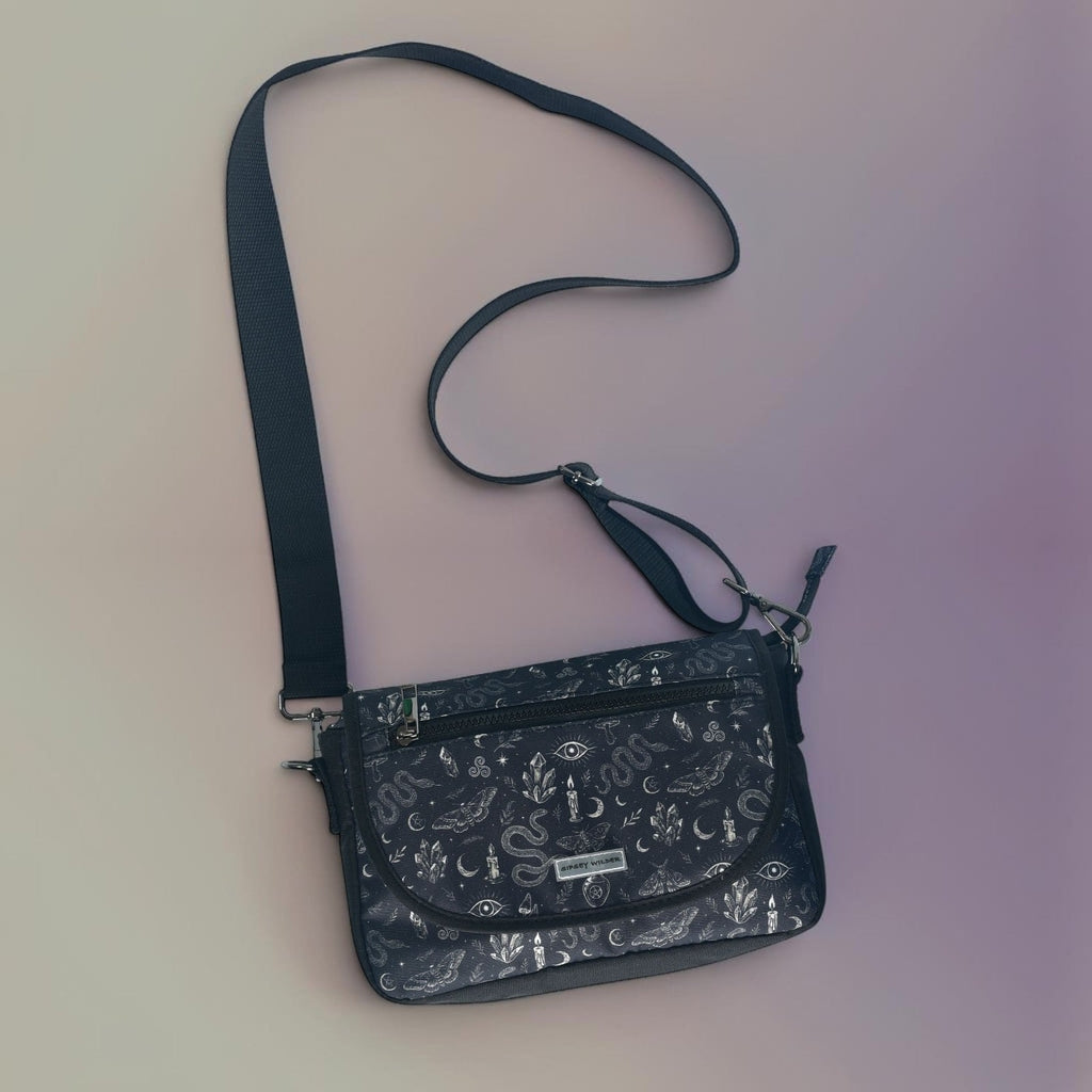 WANDERWITCH STRIDE CROSSBODY BAG
