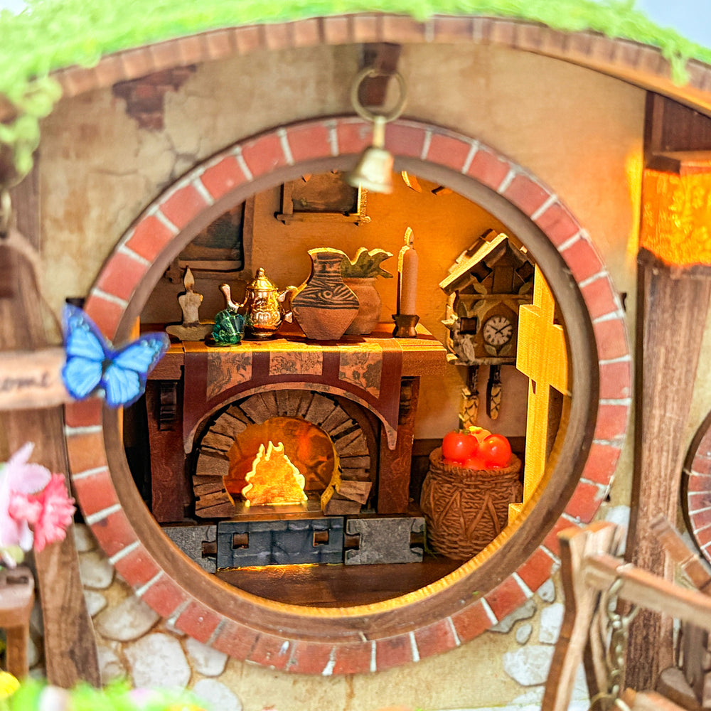 FERN HOLLOW: DIY MINIATURE HOUSE KIT (MIN704)