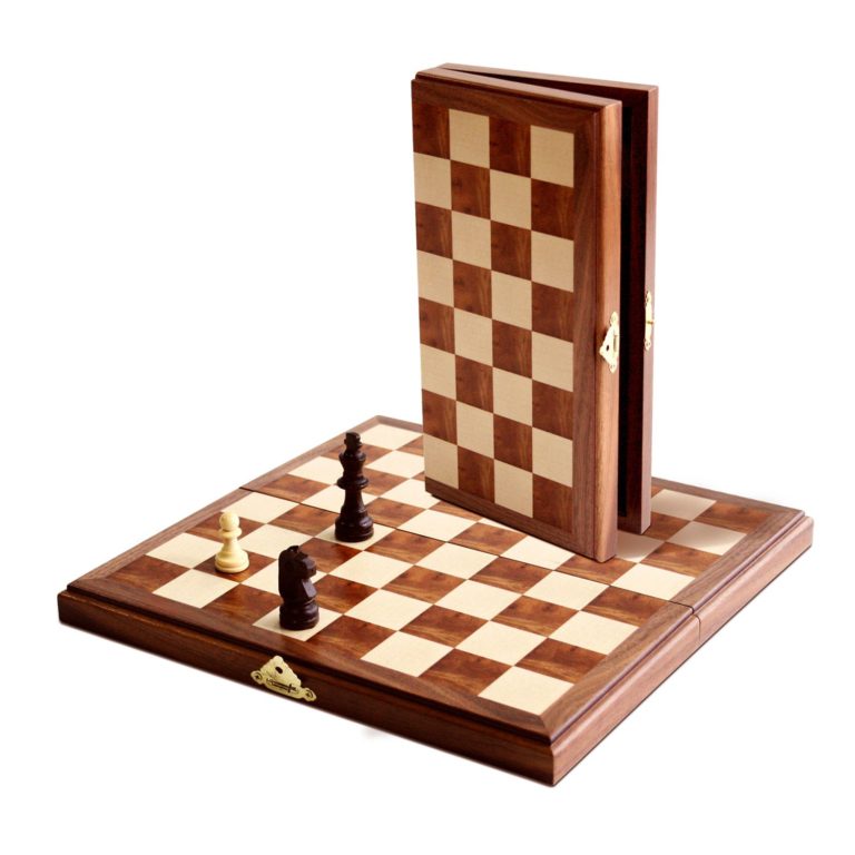 CHESS - 11" FOLDING MAGNETIC WOODEN BOARD