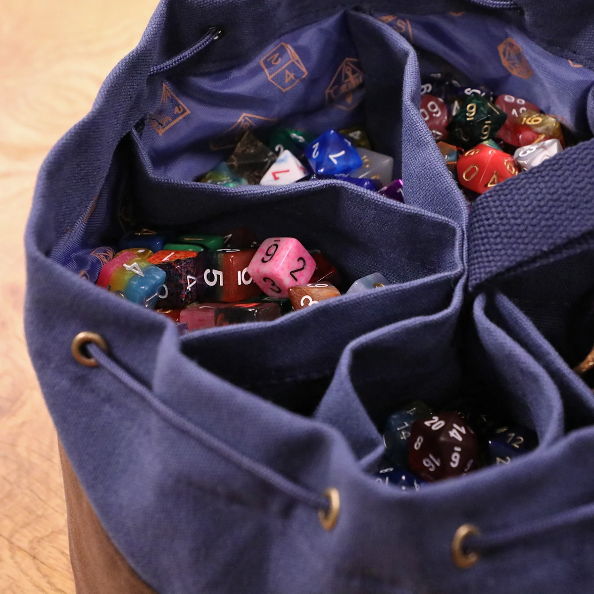 CRITICAL ROLE BAILEY'S DICE BAG OF HOARDING (BLUE)